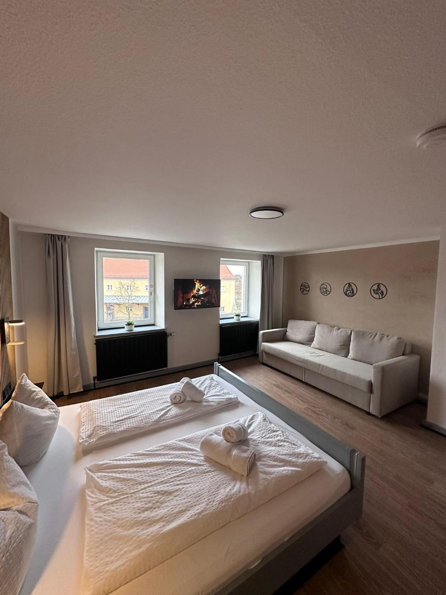 Gasthof Zum Goldenen Schiff - Lehm, Stil & Altstadtflair Marktbreit Ngoại thất bức ảnh