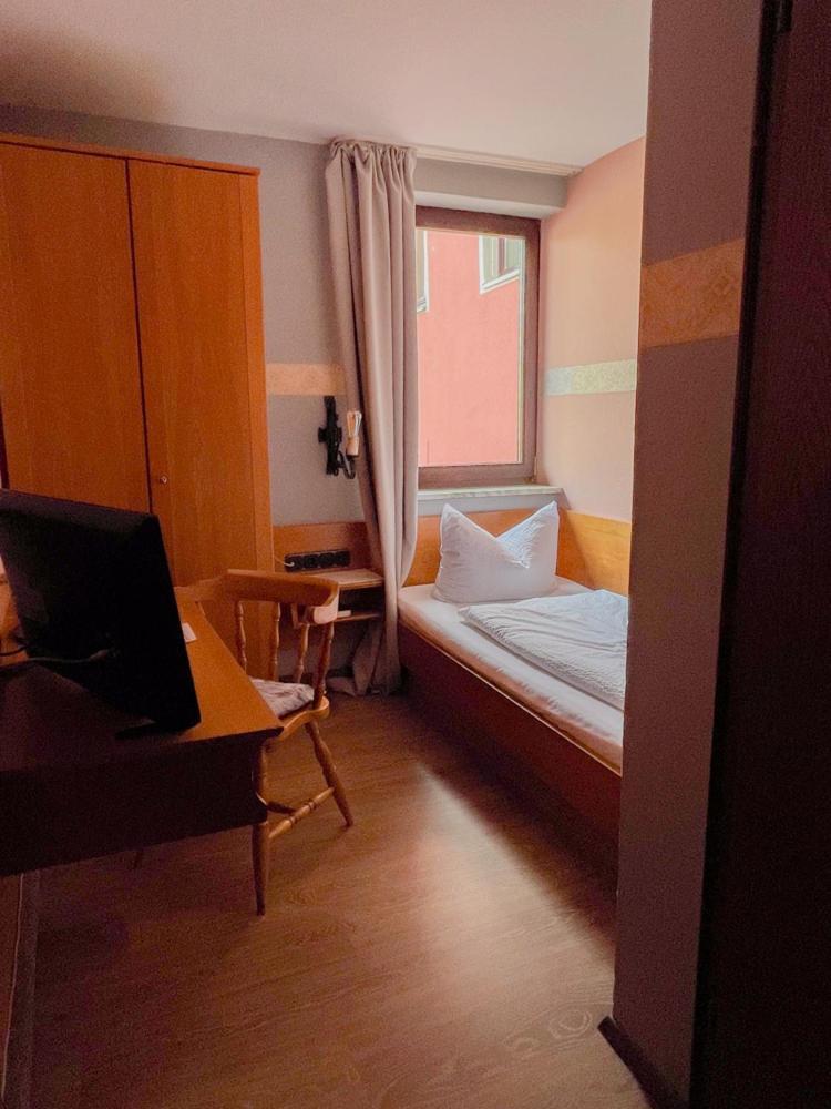 Gasthof Zum Goldenen Schiff - Lehm, Stil & Altstadtflair Marktbreit Ngoại thất bức ảnh