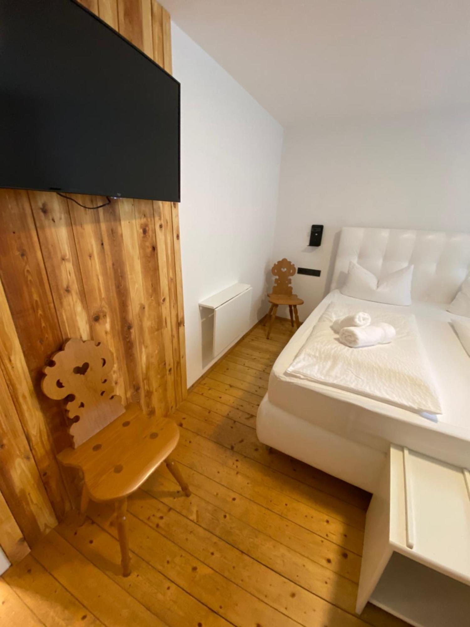 Gasthof Zum Goldenen Schiff - Lehm, Stil & Altstadtflair Marktbreit Ngoại thất bức ảnh