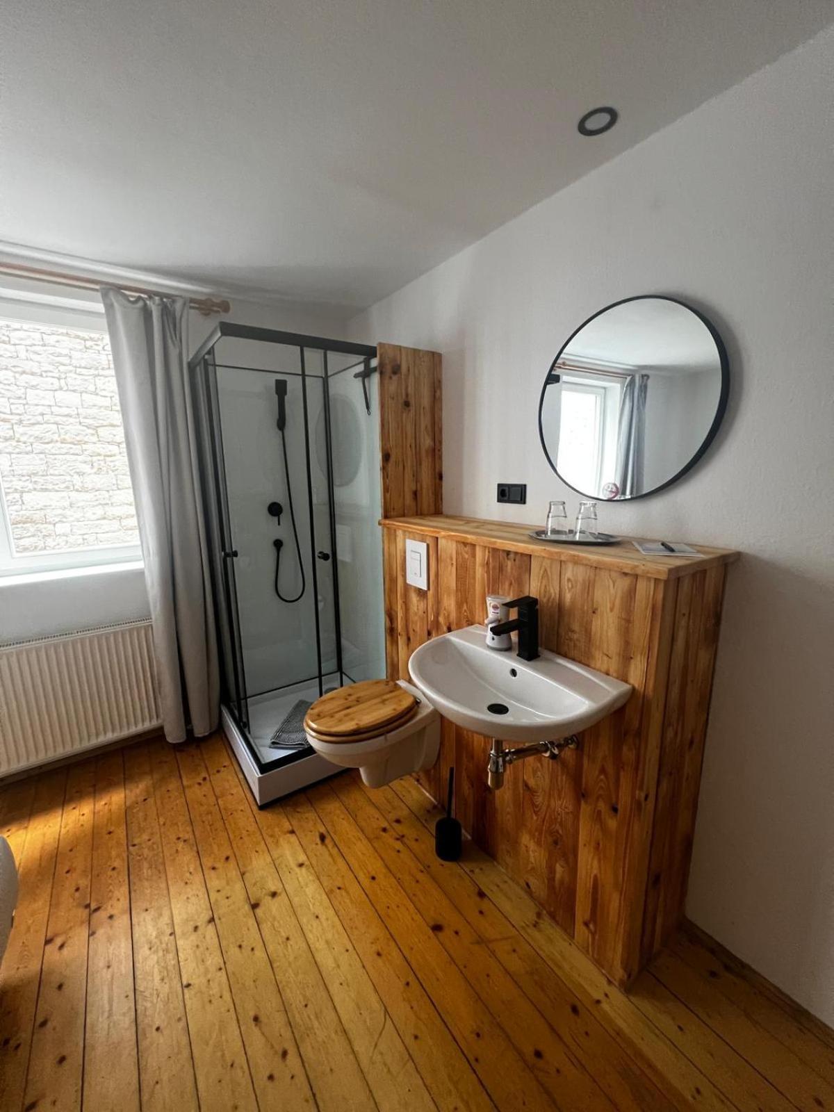 Gasthof Zum Goldenen Schiff - Lehm, Stil & Altstadtflair Marktbreit Ngoại thất bức ảnh